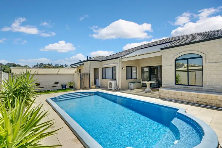 8 Troon Court, Pelican Point WA 6230