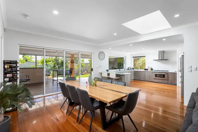 14 Indooroopilly Crescent
