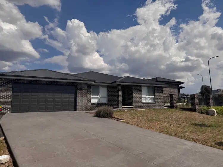 27 Tuscany Boulevard, Tamworth NSW 2340