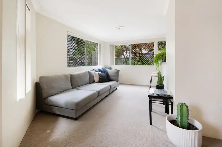 Fifth view of Homely unit listing, 2/38 Chelsea Avenue, Broadbeach QLD 4218