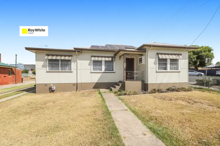 24 Merivale Street, Tumut NSW 2720