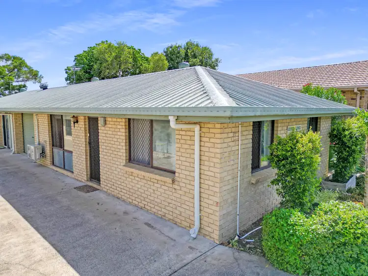 25 Henty Drive