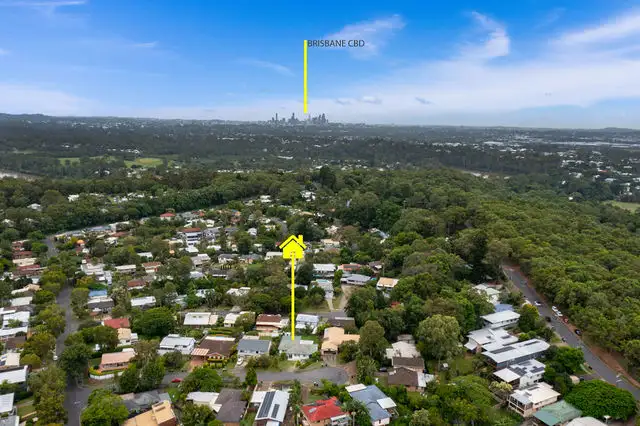 10 Skirmish Street, Seventeen Mile Rocks QLD 4073