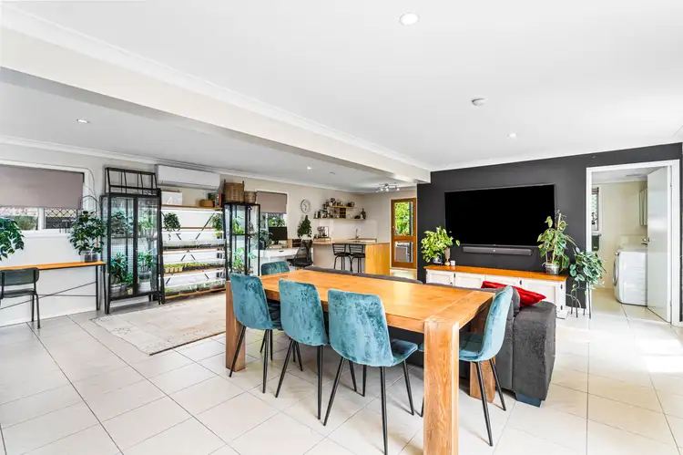 8 Surrey Road