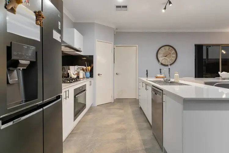 Fifth view of Homely house listing, 5 Ginger Loop, Treeby WA 6164