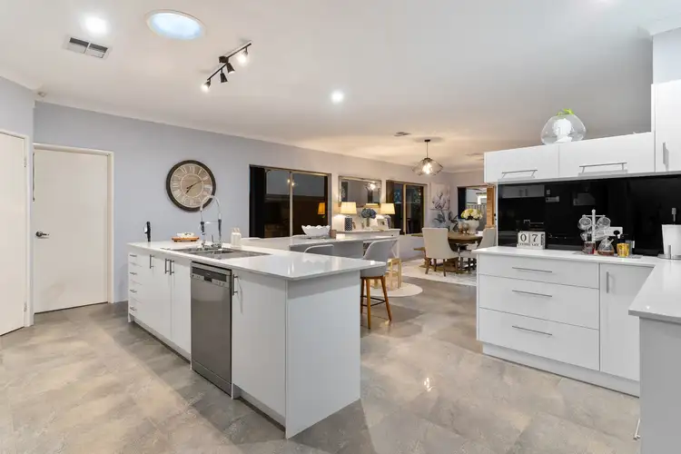 Sixth view of Homely house listing, 5 Ginger Loop, Treeby WA 6164