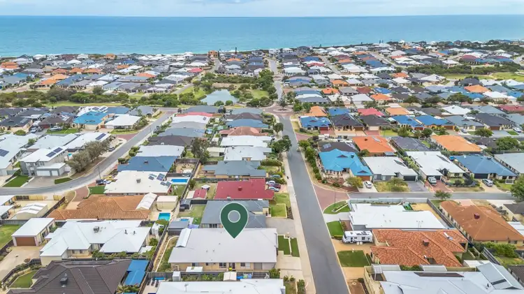 54 Buttercup Parkway, Halls Head WA 6210
