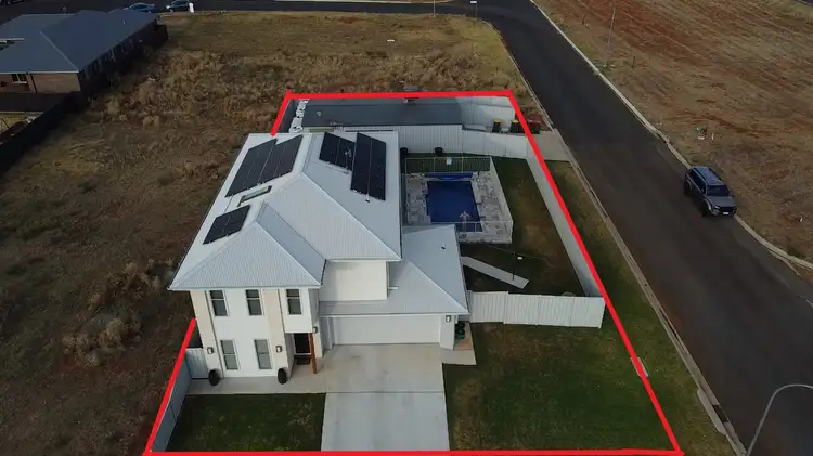19 Acacia Circuit, Parkes NSW 2870