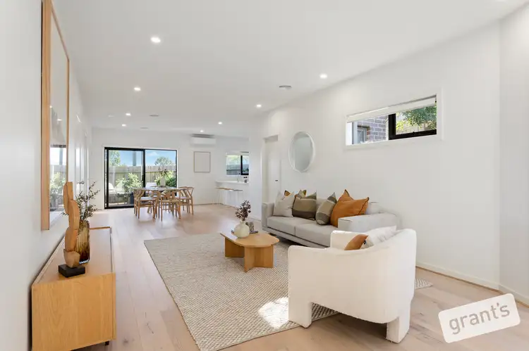10/16 Sylvanwood Crescent, Narre Warren VIC 3805