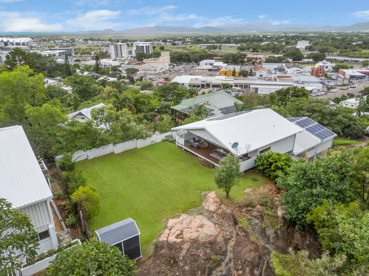 5 Francis Street, West End QLD 4810
