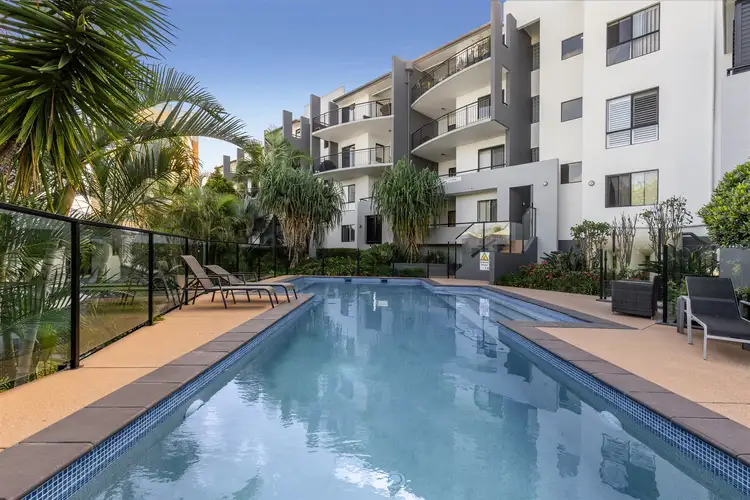 9/68-70 Norman Crescent, Norman Park QLD 4170