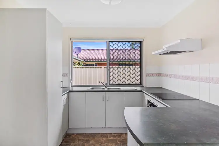 Fifth view of Homely house listing, 8 Park Close, Hillcrest QLD 4118