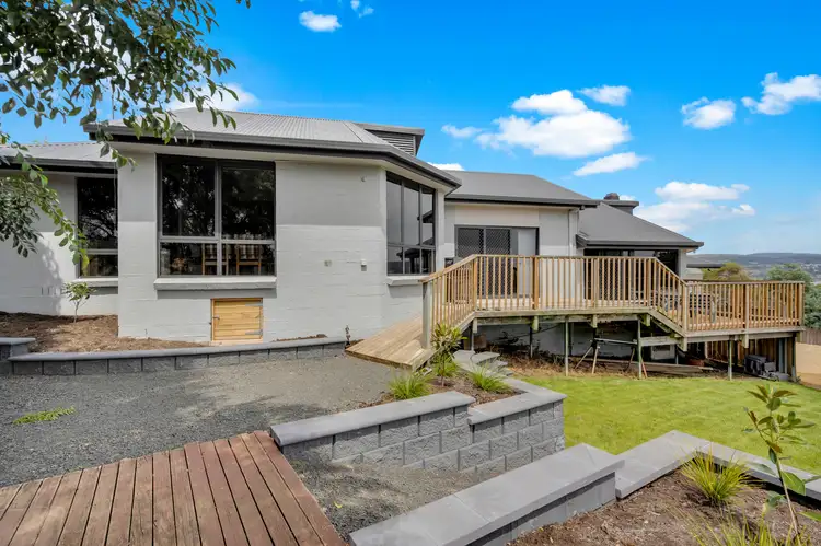 53 Roberts Crescent