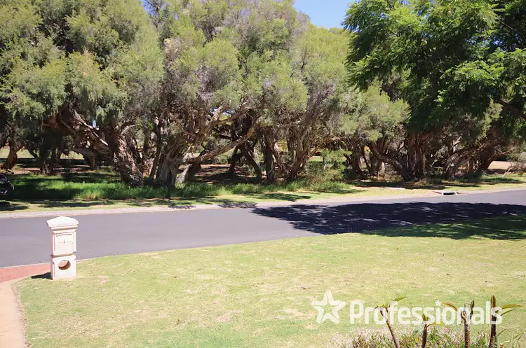 Second view of Homely house listing, 8 Sindhi Close, Eaton WA 6232