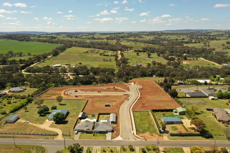 5 Armstrong Place, Young NSW 2594