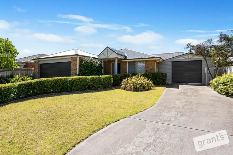 Second view of Homely house listing, 4 Dunmera Crescent, Narre Warren South VIC 3805