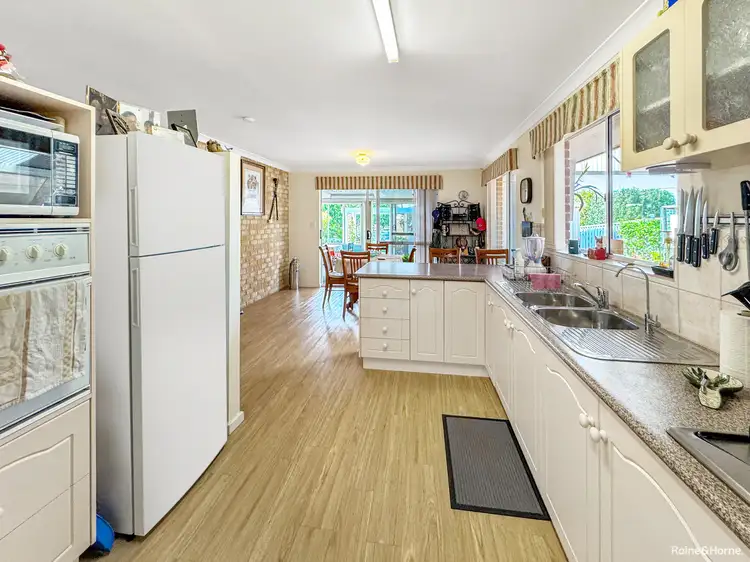 Second view of Homely house listing, 32 Susan Court, Yakamia WA 6330