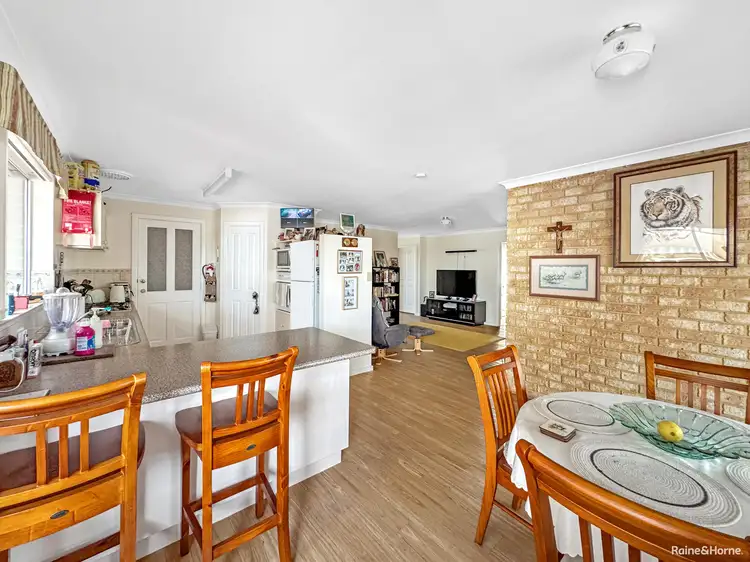 Seventh view of Homely house listing, 32 Susan Court, Yakamia WA 6330