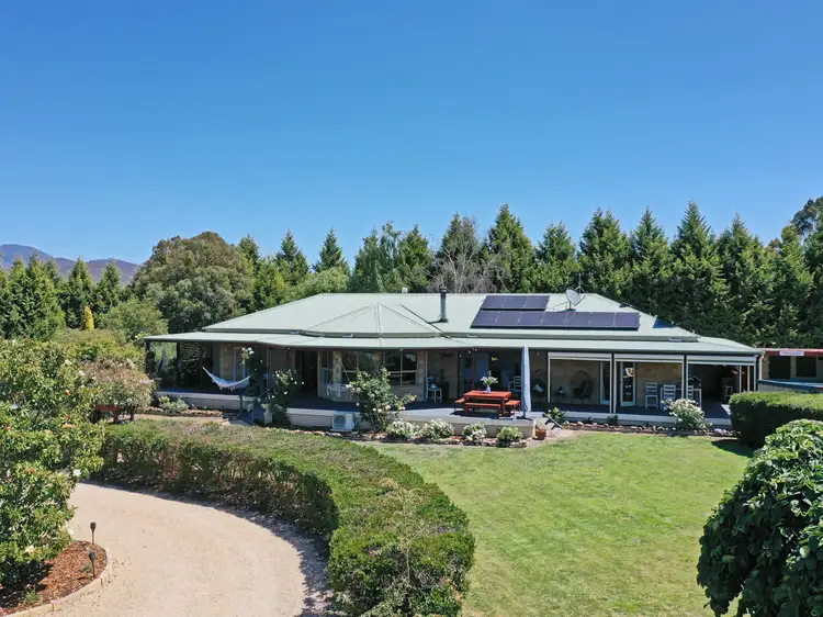2 Narcissus Avenue, Dromedary TAS 7030
