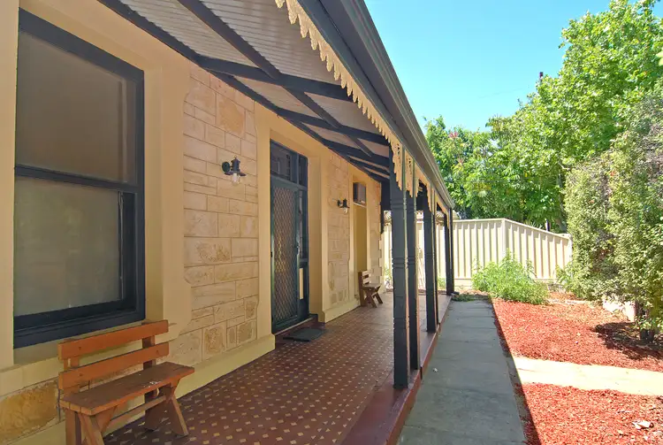 Residence.18 Osmond Terrace