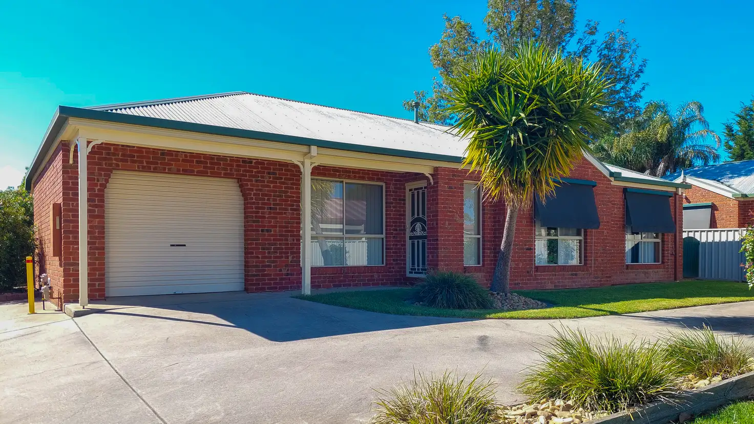 Main view of Homely townhouse listing, 1/4 Raven Court, West Wodonga VIC 3690