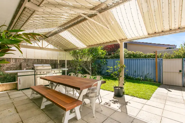 10/2 Waroonga Road, Nedlands WA 6009