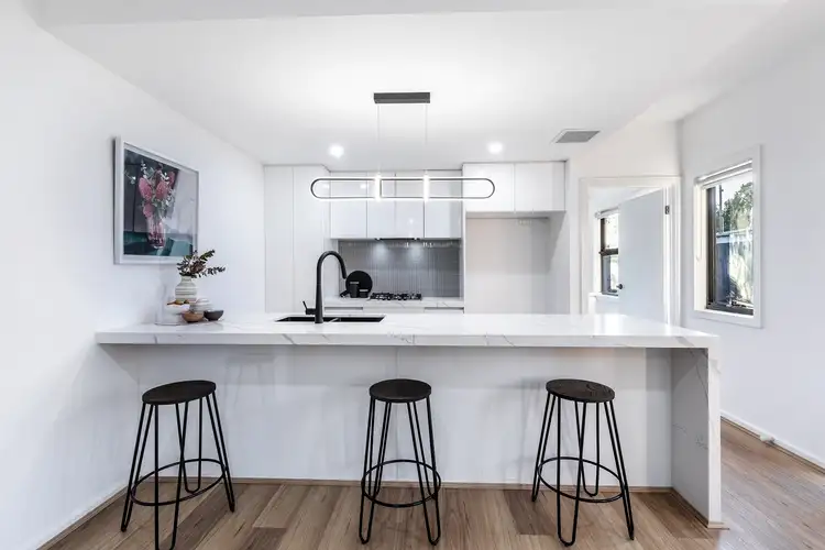 2/142 Grimshaw Street, Greensborough VIC 3088