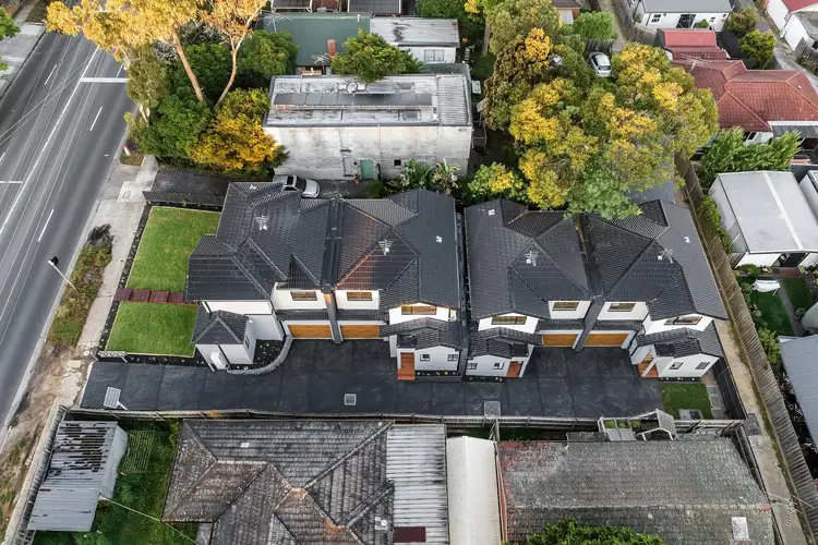 2/142 Grimshaw Street, Greensborough VIC 3088