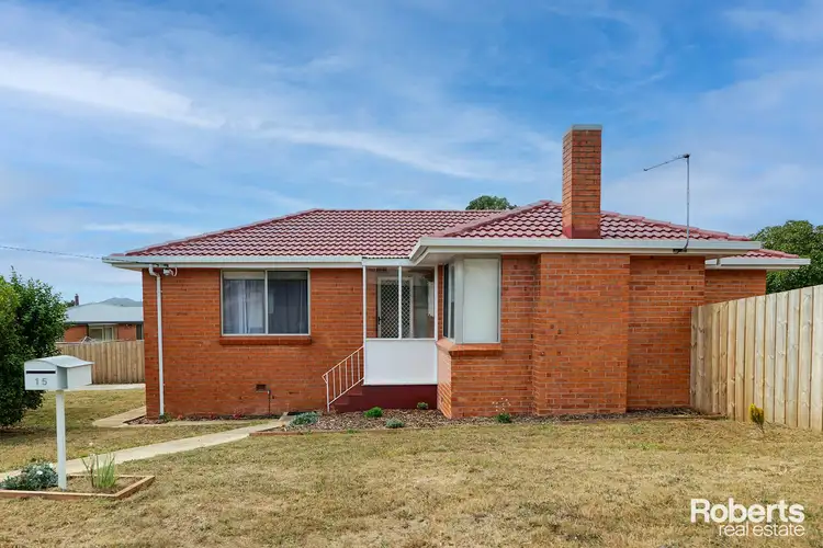 15 Colegrave Rd