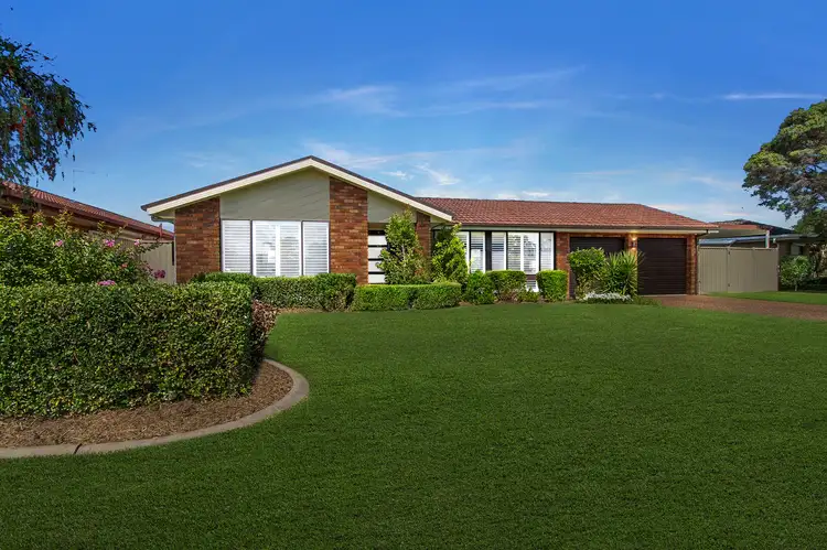 18 Settlers Crescent