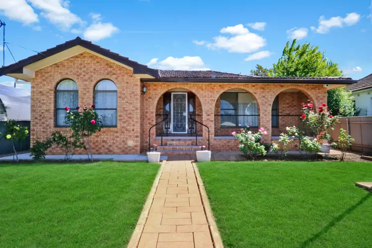 134 Aurora Street, Temora NSW 2666