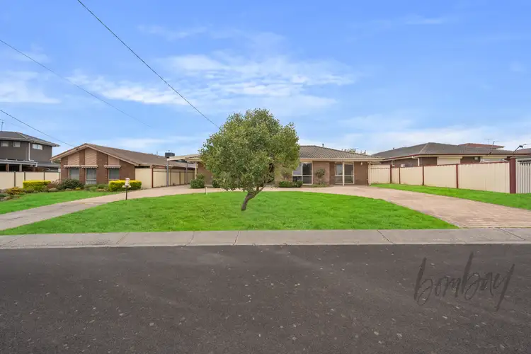 Second view of Homely house listing, 5 Sedgefield Place, Craigieburn VIC 3064