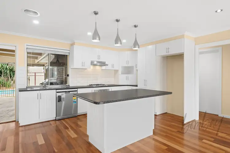 Sixth view of Homely house listing, 5 Sedgefield Place, Craigieburn VIC 3064