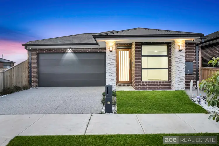 Second view of Homely house listing, 10 Alkington Way, Werribee VIC 3030