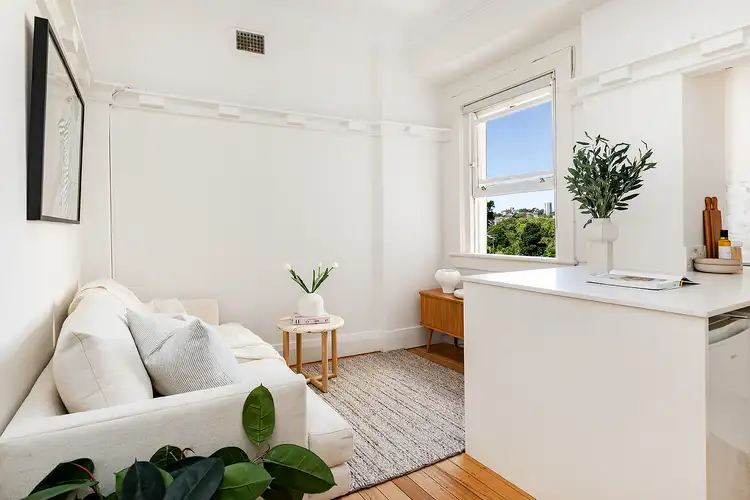 Third view of Homely apartment listing, 16/38 Roslyn Gardens, Rushcutters Bay NSW 2011