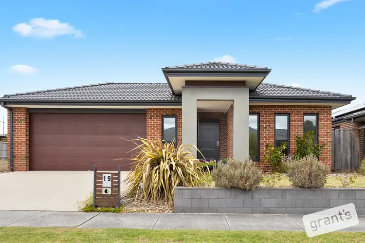19 Jersey Crescent, Officer VIC 3809