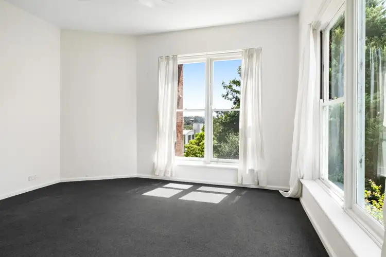 2-4 Daintrey Crescent