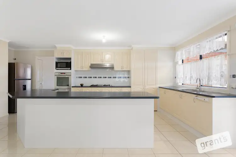 Fifth view of Homely house listing, 2 Wagtail Court, Narre Warren VIC 3805
