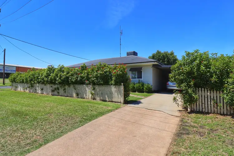21 Hood Street, Cowra NSW 2794
