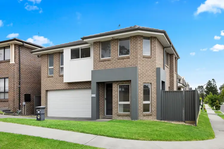 30 Alonso Crescent