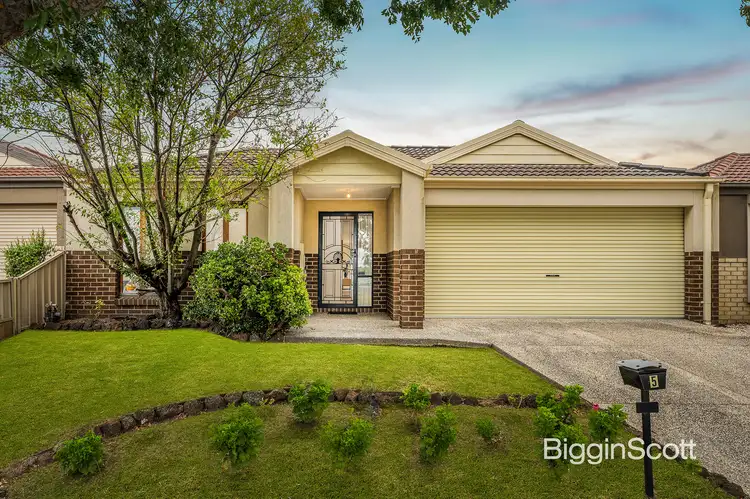 Main view of Homely house listing, 5 Sunbird Avenue, Cranbourne VIC 3977