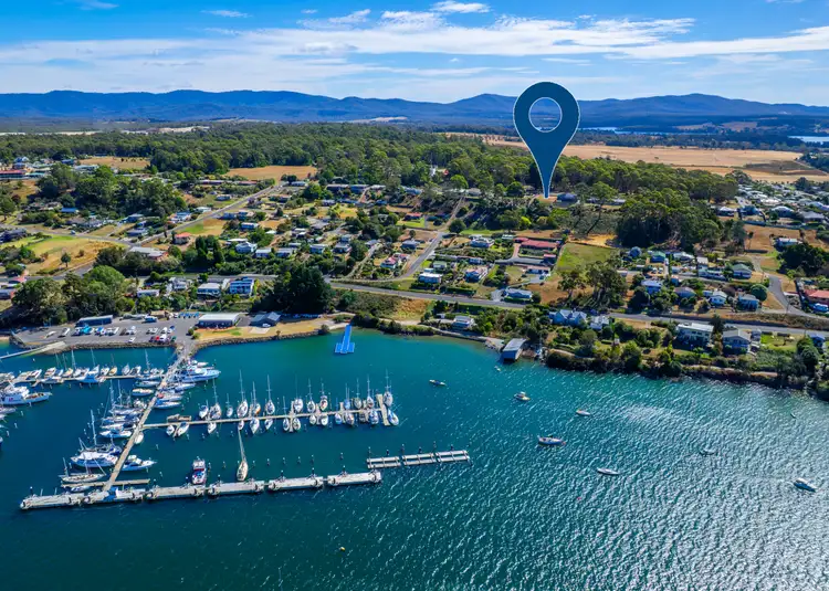 126 Oxford Street, Beauty Point TAS 7270