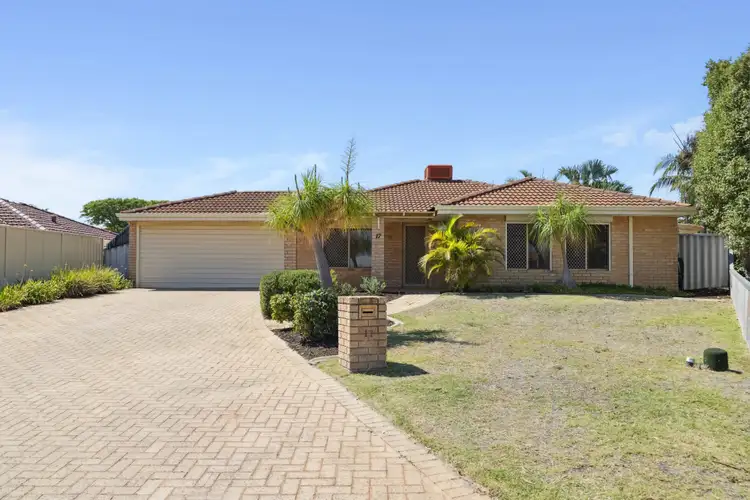 17 Harewood Place, Marangaroo WA 6064