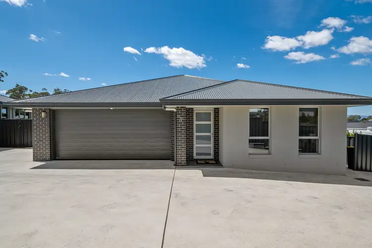 49 Lakeside Drive