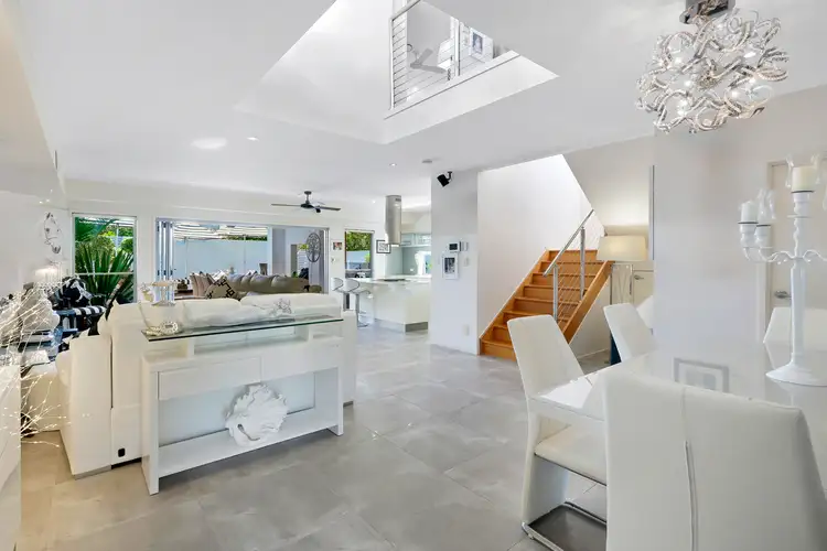 4 Tashey Court, Bundall QLD 4217