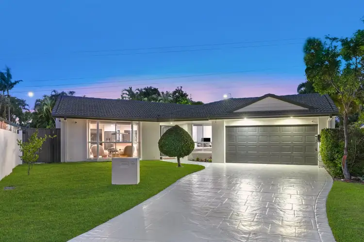 15 Bon Aire Court, Clear Island Waters QLD 4226