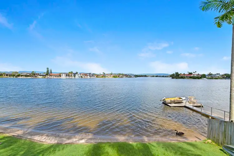 1/39 Duet Drive, Mermaid Waters QLD 4218