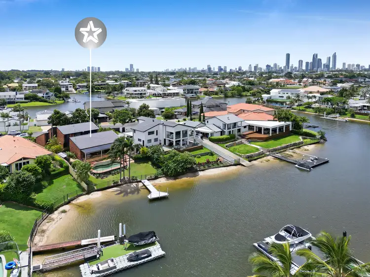 35 Selkirk Avenue, Benowa Waters QLD 4217