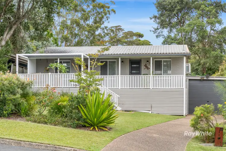 19 Manning Avenue, Narrawallee NSW 2539
