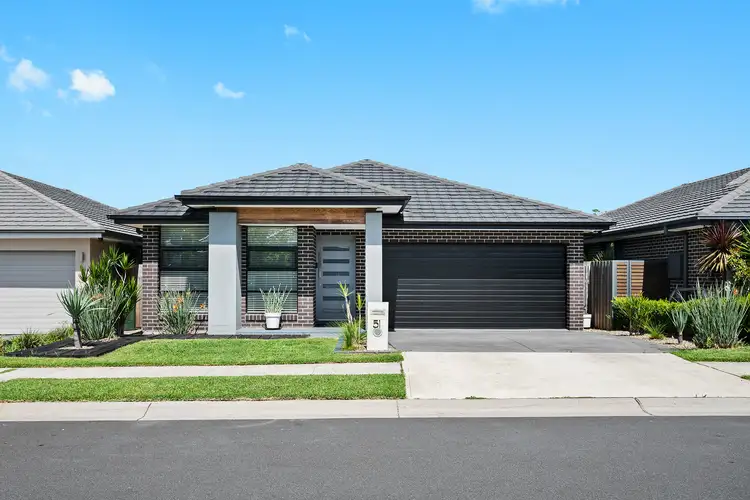 51 Stratton Rd